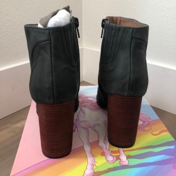 Jeffrey Campbell leather bootie, size 8.5 - Picture 5 of 10